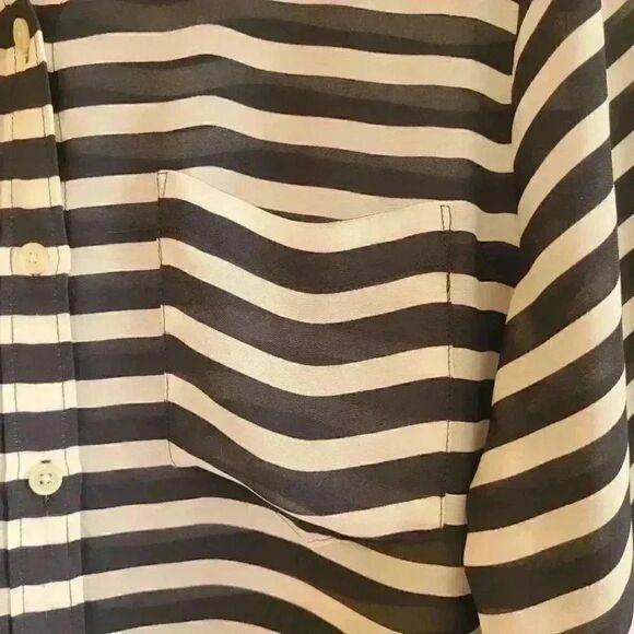 Banana Republic Women’s Navy/Cream Striped Poly Button Down Long Sleeve Shirt - Picture 8 of 11